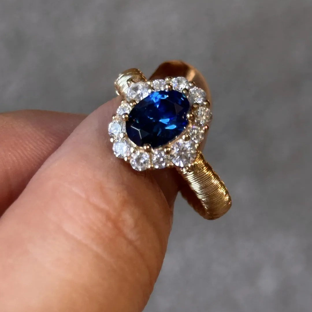 Golden String Blue Sapphire Ring · Italian Detailing