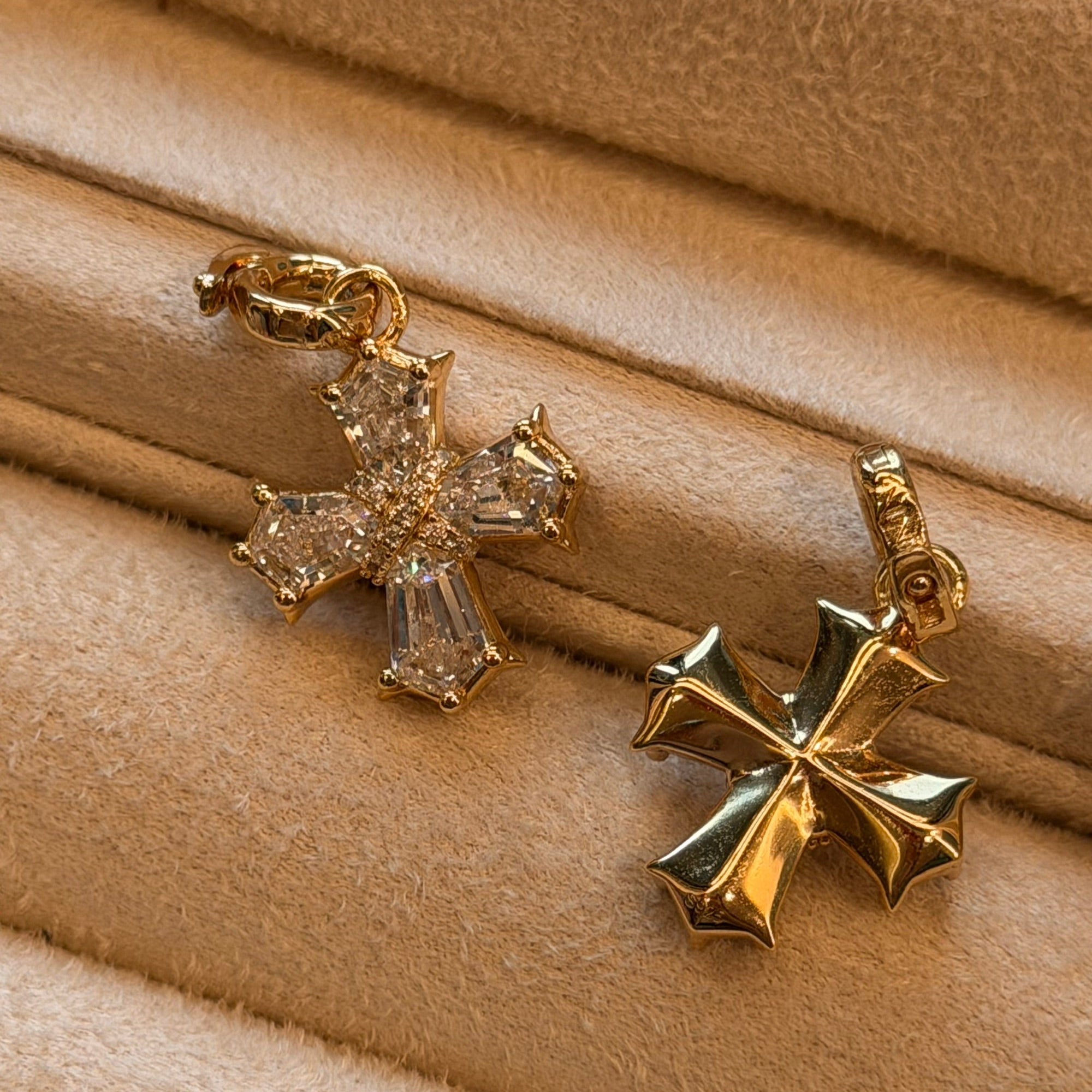 Cross-Cut lab-created sapphire Diamond Pendant · 925 Silver